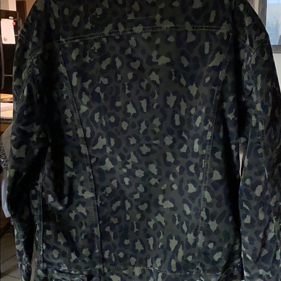 Levi’s camo print jacket - Picture 6 of 6